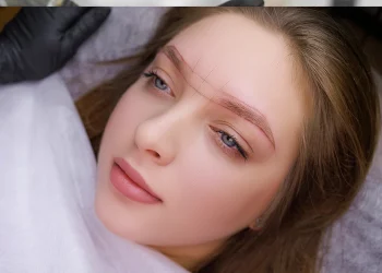 מיקרובליידינג או פודרה: מה ההבדל, למי זה מתאים, ואיך בוחרים נכון?