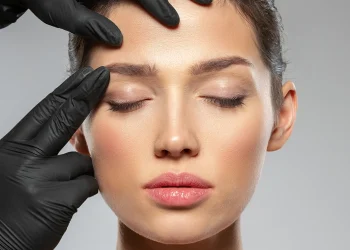 מעבר לטרנד: כמה זמן באמת ילווה אותך המיקרובליידינג (ולמי זה נכון?)