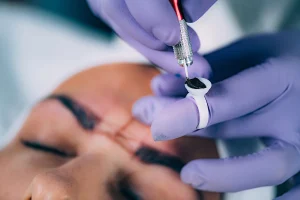eyebrow microblading