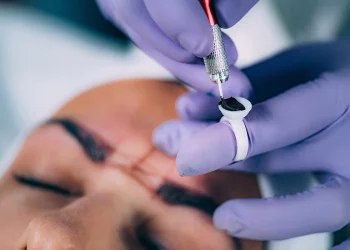 eyebrow microblading
